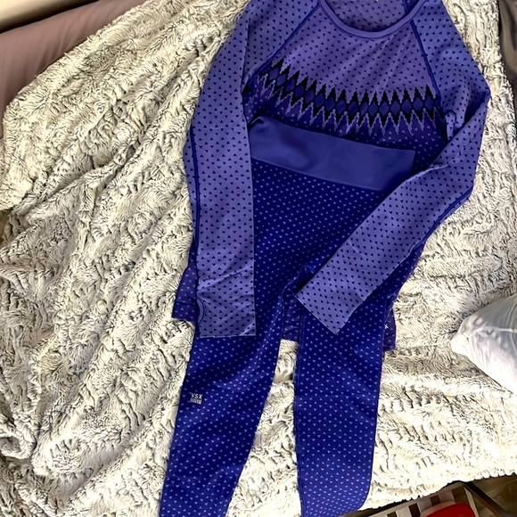Victoria's Secret Pants - Victoria Secret: Leggings and Top Small/M
